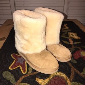 UGG Classic Cuff II Suede Boot Size 8